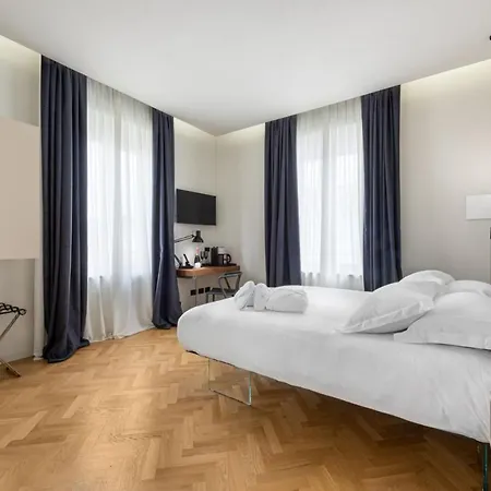 Fedora Luxury Villa