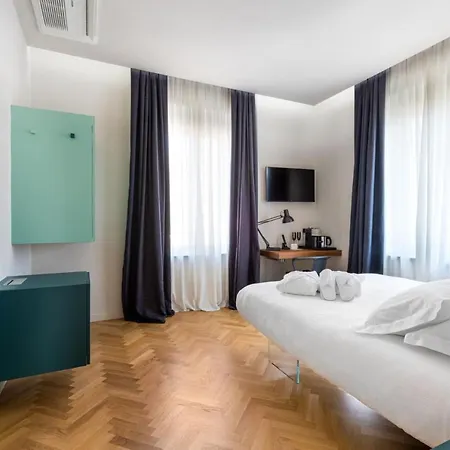 Fedora Luxury *
